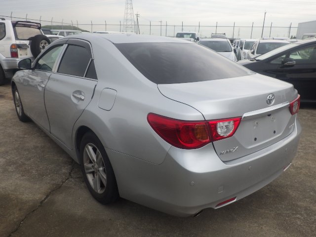 2012 Toyota Mark X